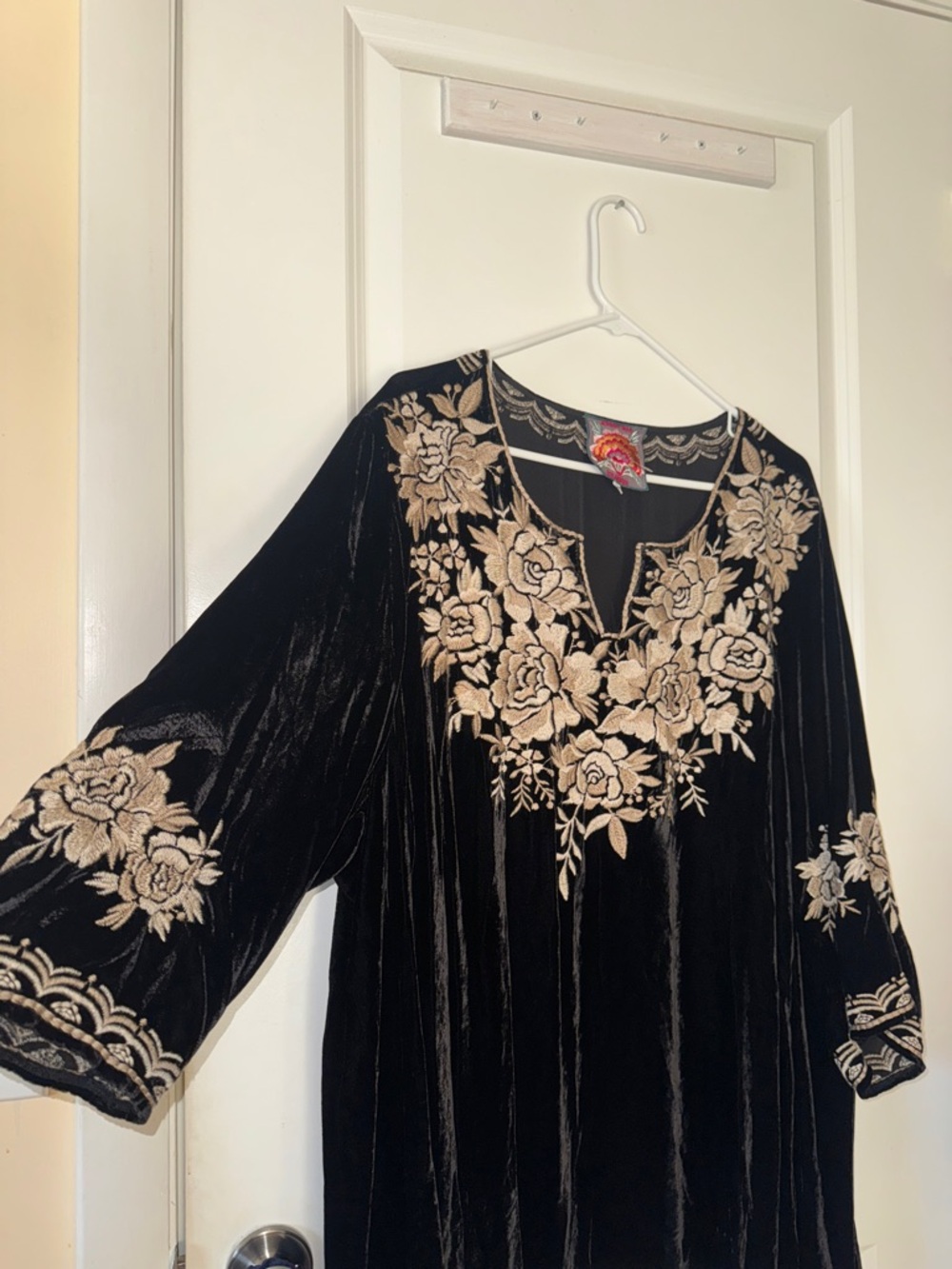Johnny Was Women's Black V-Neck 3/4 Sleeve Olenna Embroidered Tunic Size XXL - Picture 2 of 6